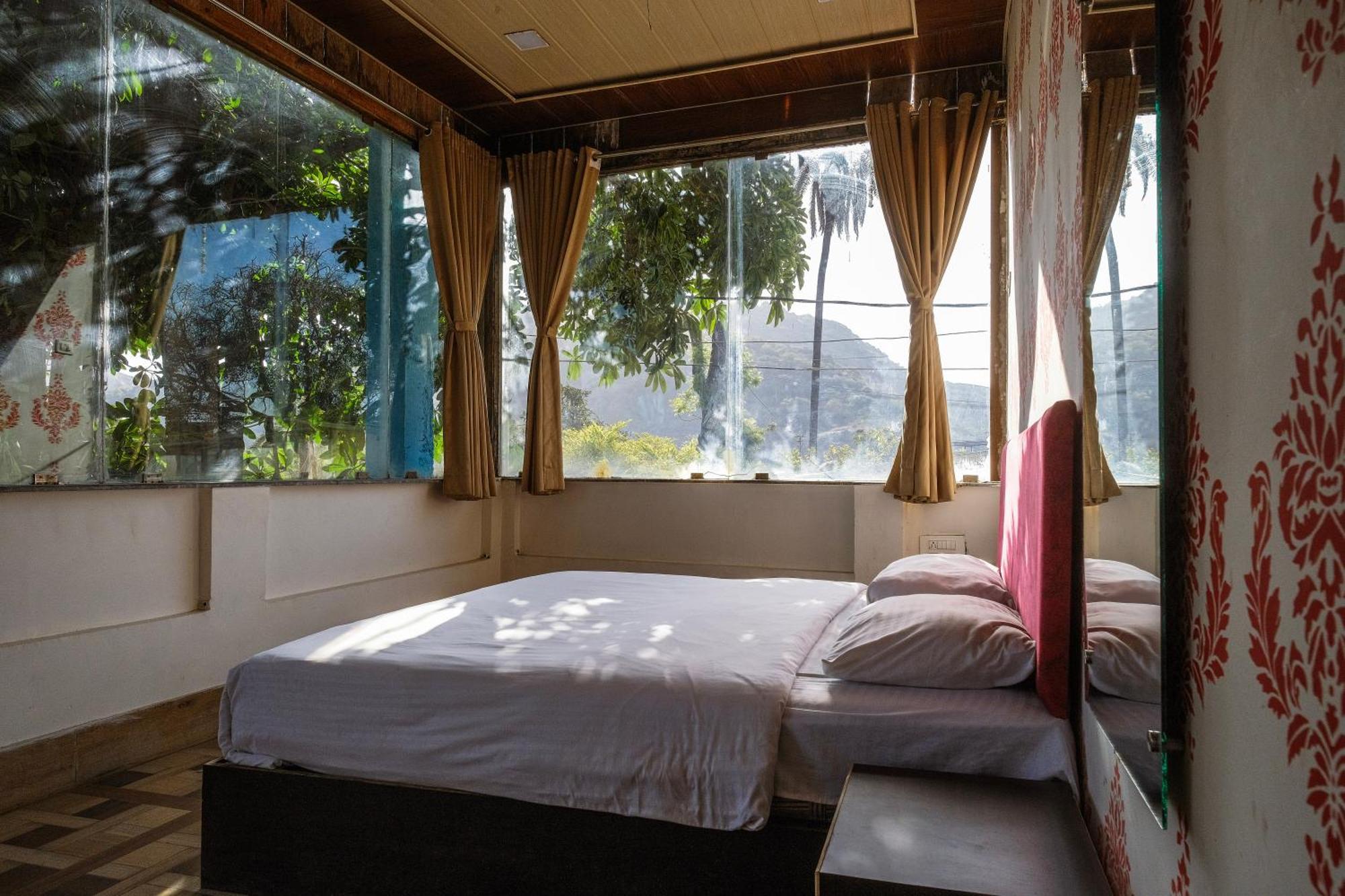 Rudraksha Inn Mount Abu Exterior photo